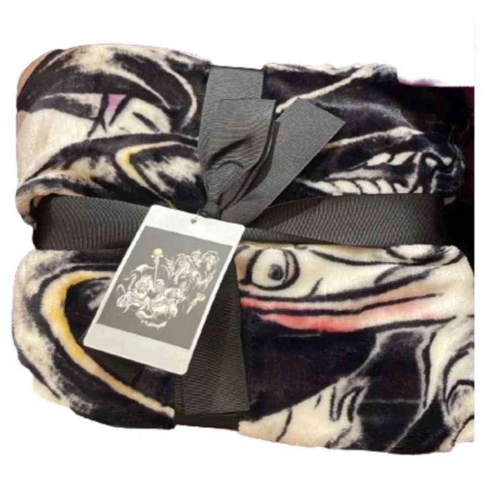Disney Villains Halloween Throw Blanket‎ Black NWT Parks